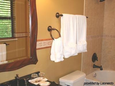 The Foxtrot Bed And Breakfast Гатлінбург Номер фото