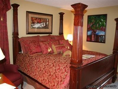The Foxtrot Bed And Breakfast Гатлінбург Номер фото
