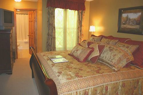 The Foxtrot Bed And Breakfast Гатлінбург Номер фото